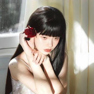 她比烟花寂寞