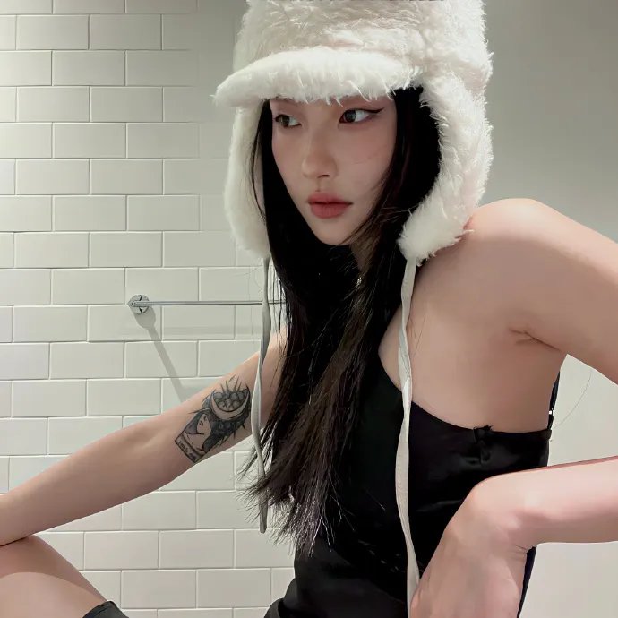 伴游女王